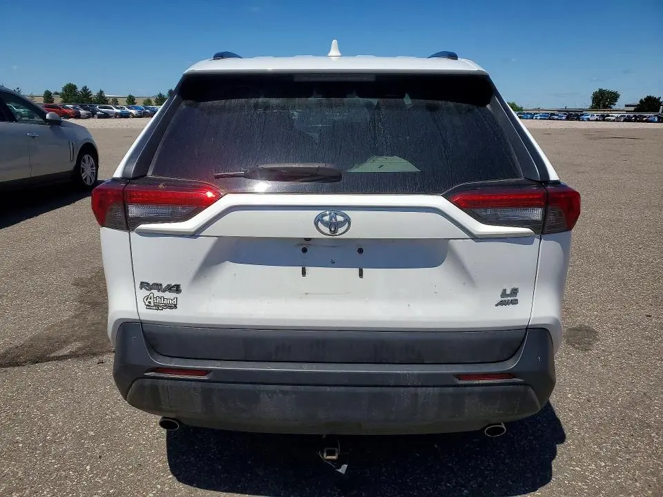 2019 TOYOTA RAV4 LE  
