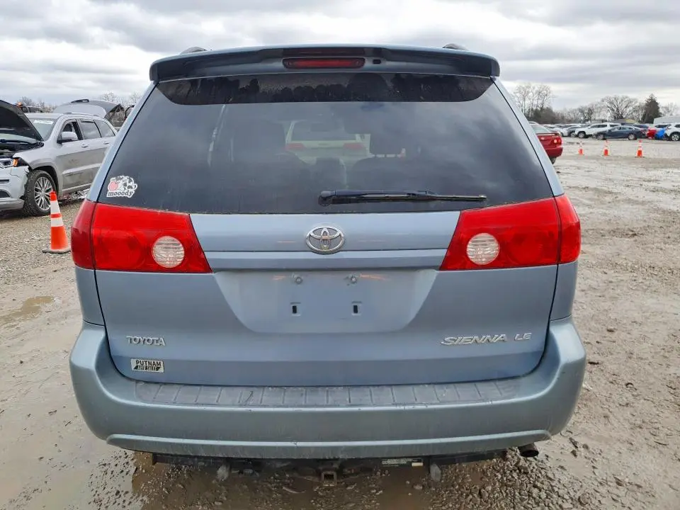 2010 TOYOTA SIENNA LE 7-PASSENGER  