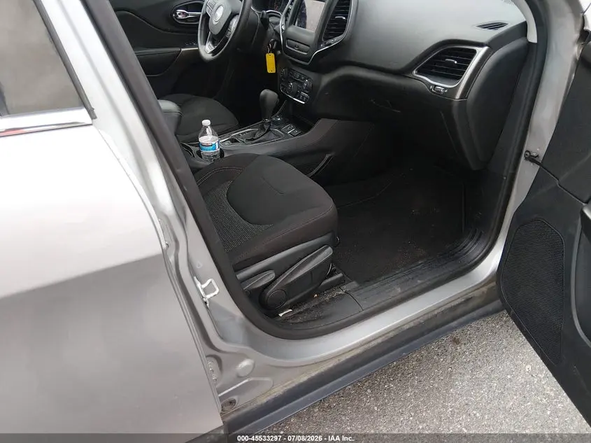 2019 JEEP CHEROKEE LATITUDE 4X4