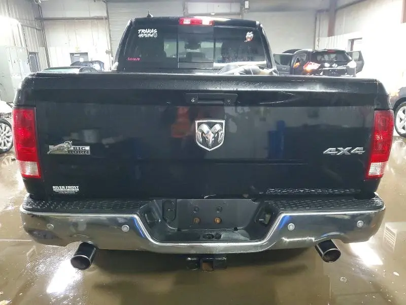 2015 RAM 1500 SLT  