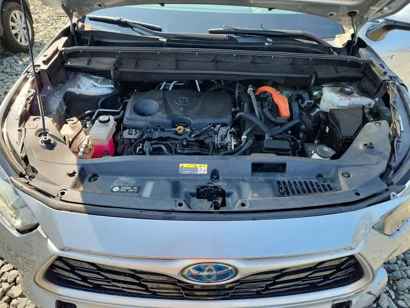 2021 TOYOTA HIGHLANDER HYBRID XLE  