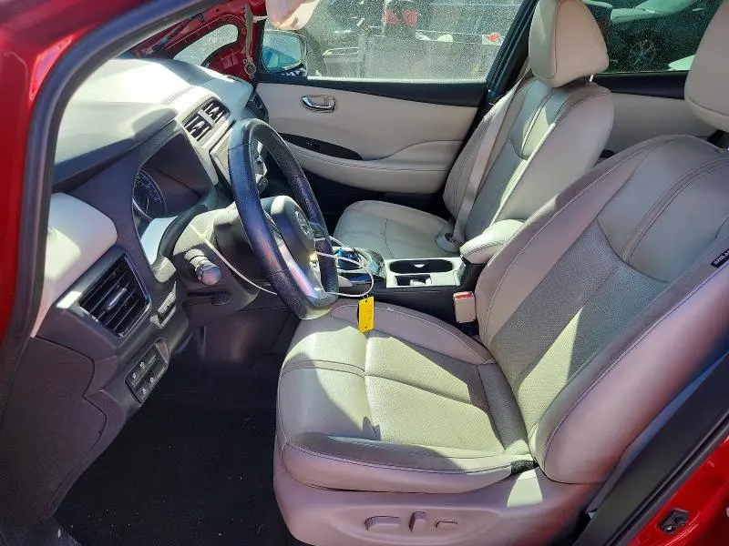 2019 NISSAN LEAF SL  