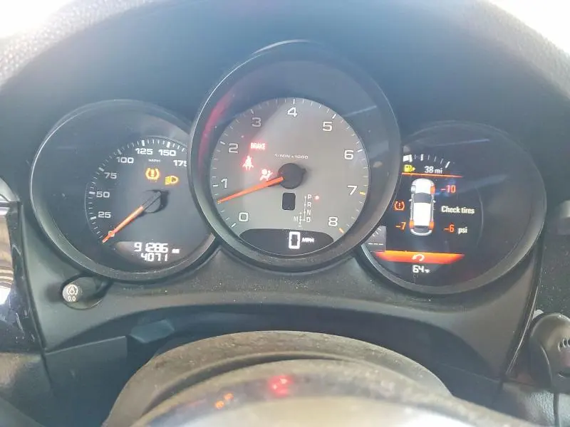2015 PORSCHE MACAN   