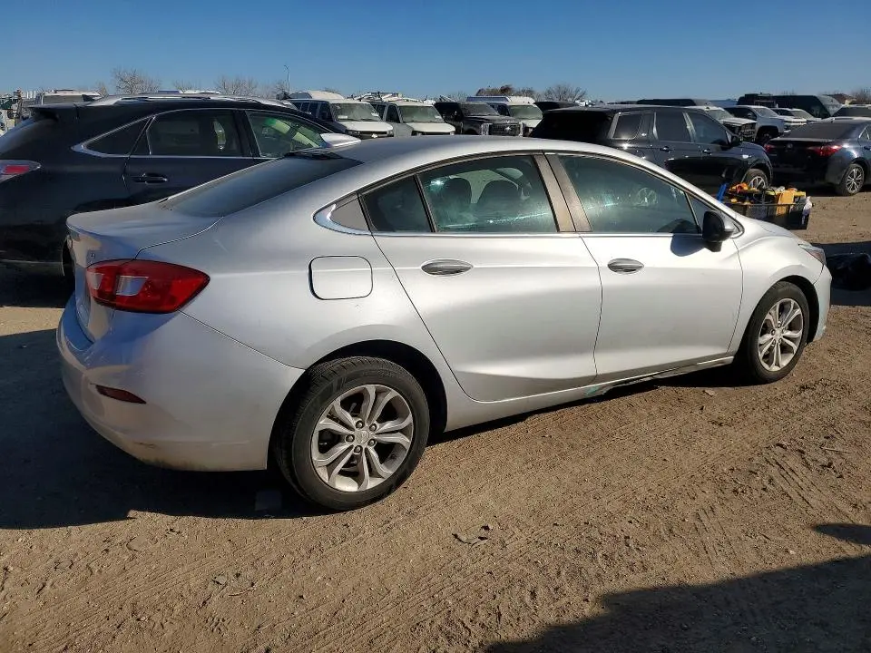 2019 CHEVROLET CRUZE LT  