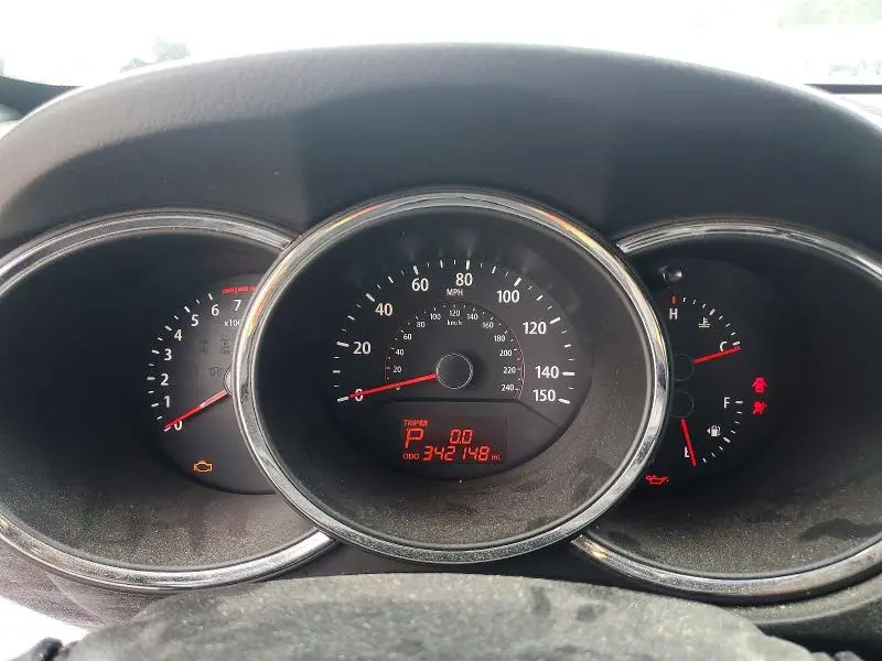 2011 KIA SORENTO LX  