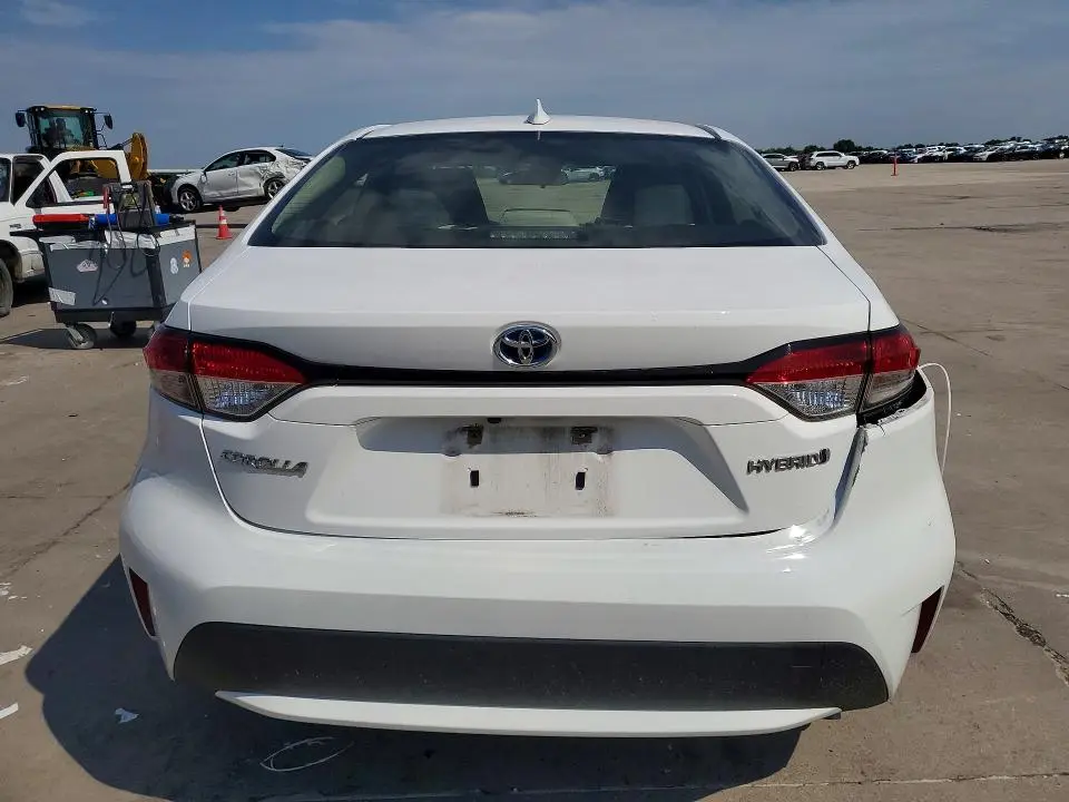 2021 TOYOTA COROLLA LE  