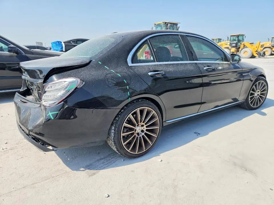 2016 MERCEDES-BENZ C   