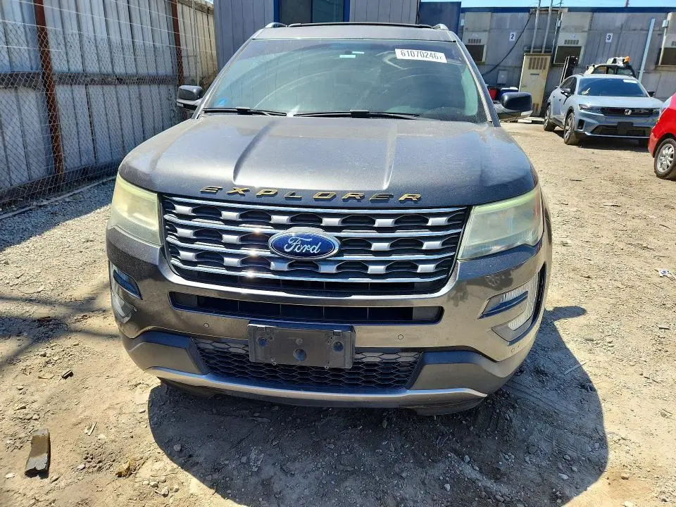 2017 FORD EXPLORER XLT  