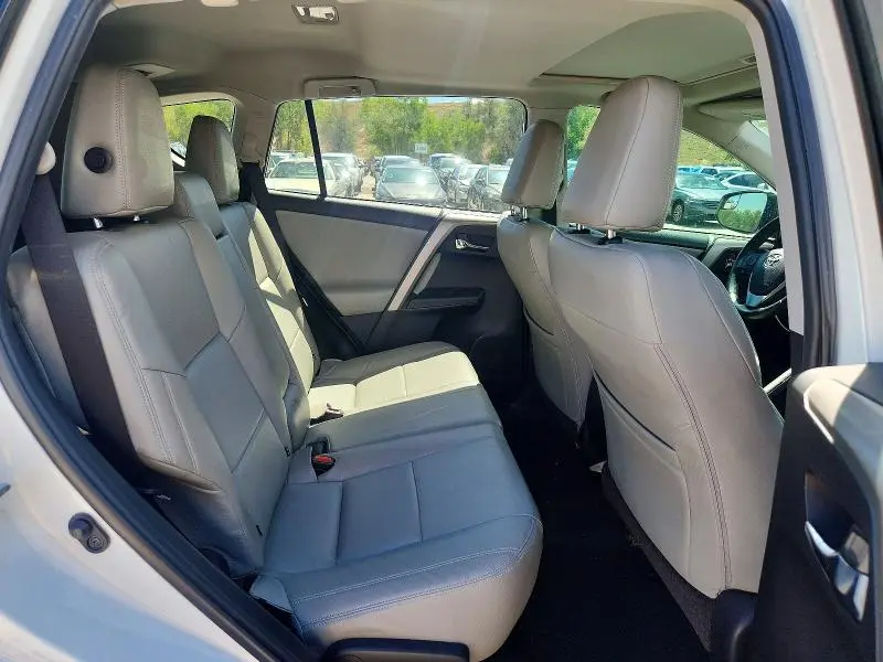 2016 TOYOTA RAV4 XLE  