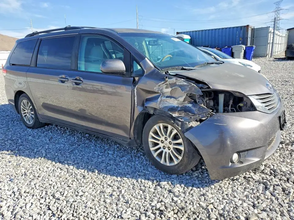2011 TOYOTA SIENNA XLE 8-PASSENGER  
