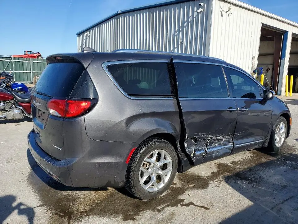 2018 CHRYSLER PACIFICA LIMITED  