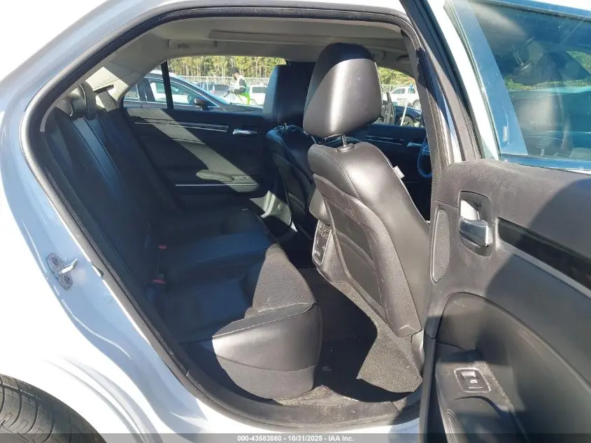 2016 CHRYSLER 300C AWD