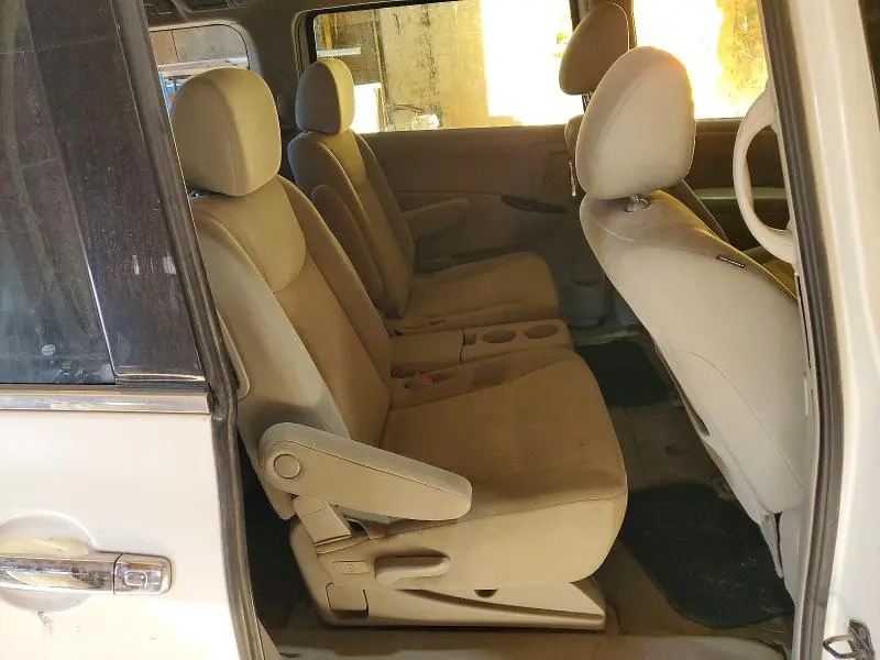 2013 NISSAN QUEST S  