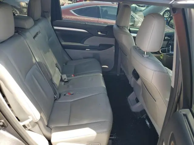 2015 TOYOTA HIGHLANDER XLE  