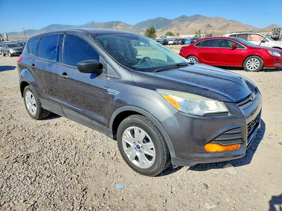 2016 FORD ESCAPE S  