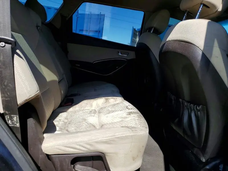 2017 HYUNDAI SANTA FE SE  