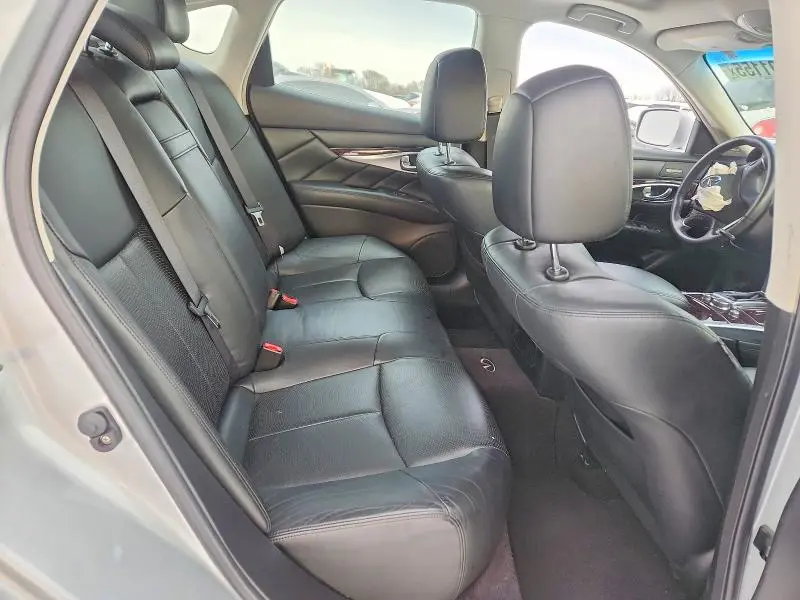 2011 INFINITI M37 X  