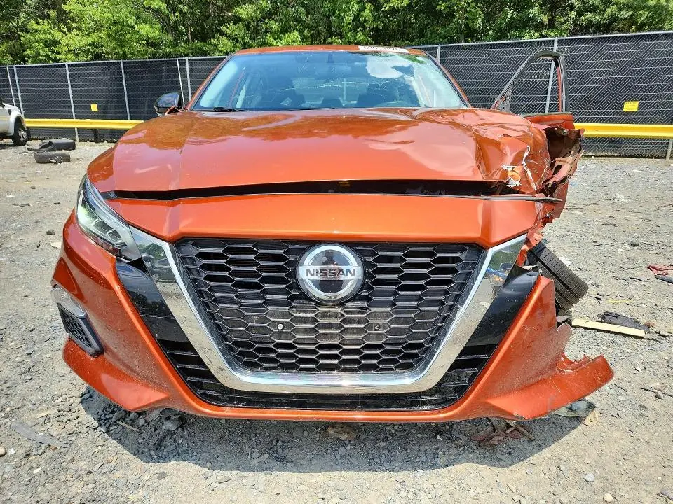 2019 NISSAN ALTIMA SR  