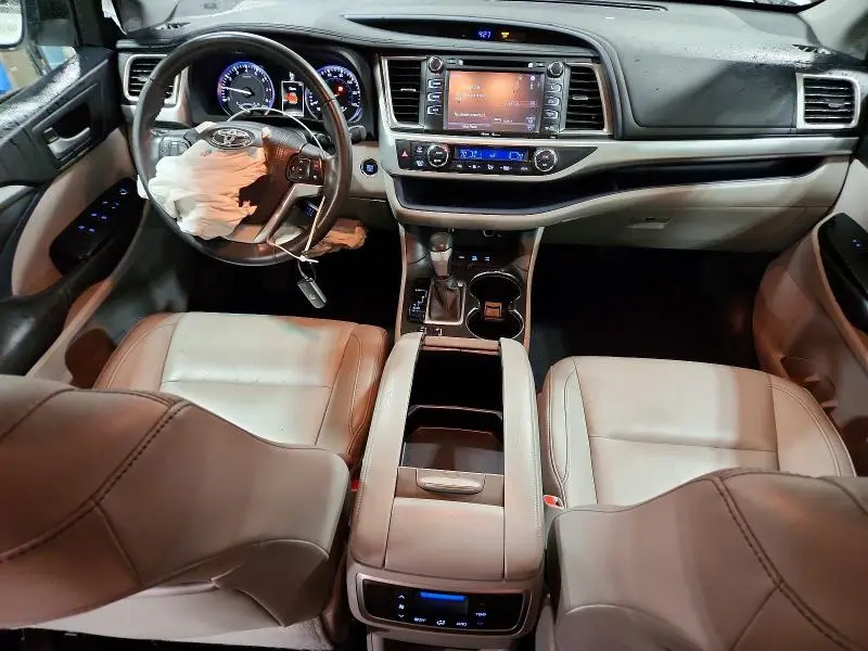 2015 TOYOTA HIGHLANDER XLE  