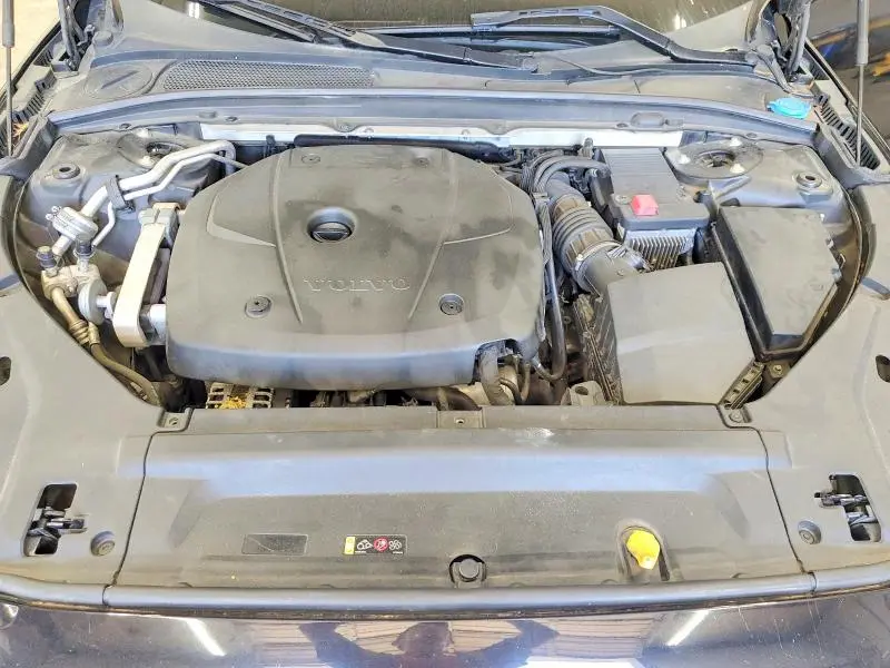 2018 VOLVO S90 T6 MOMENTUM  