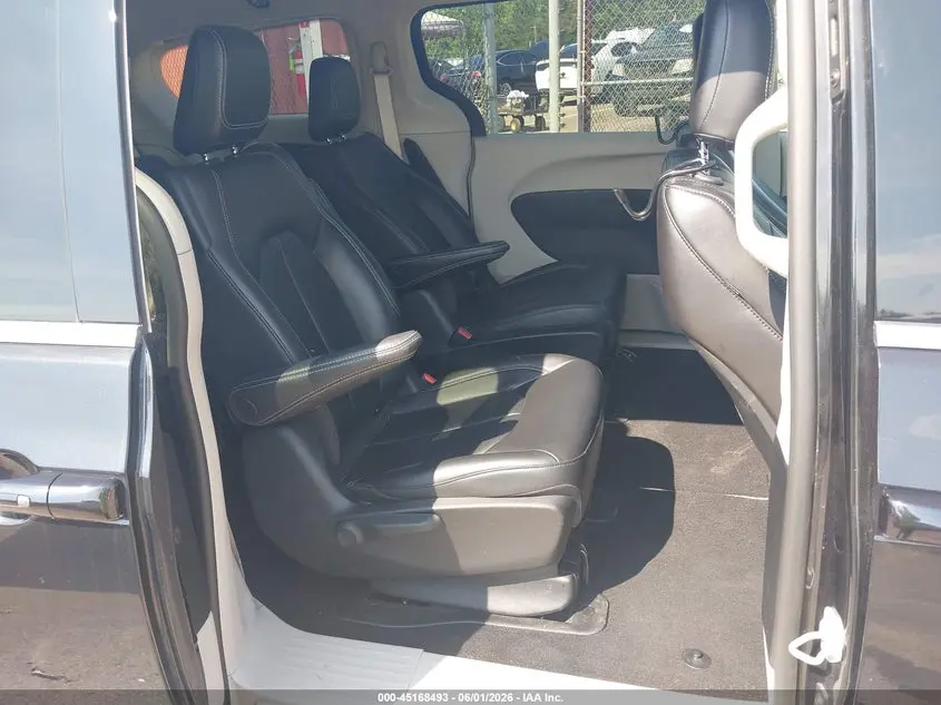 2023 CHRYSLER PACIFICA HYBRID TOURING L