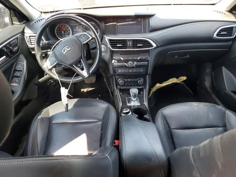2018 INFINITI QX30 PURE  