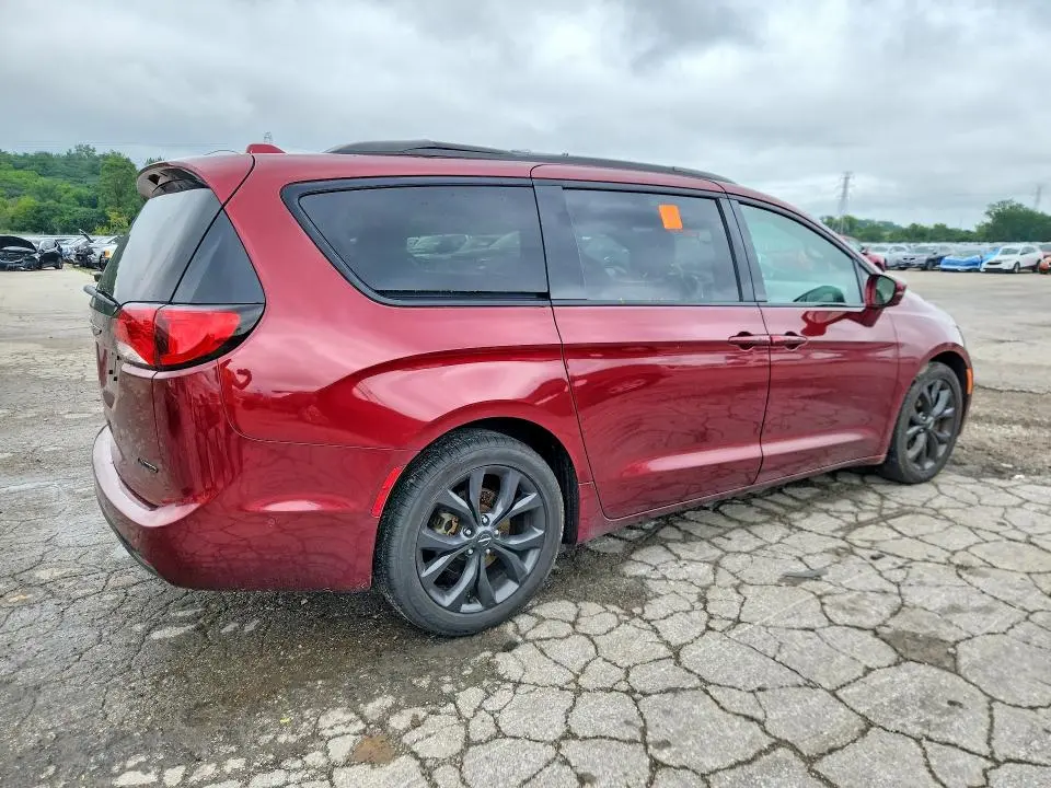 2018 CHRYSLER PACIFICA LIMITED  