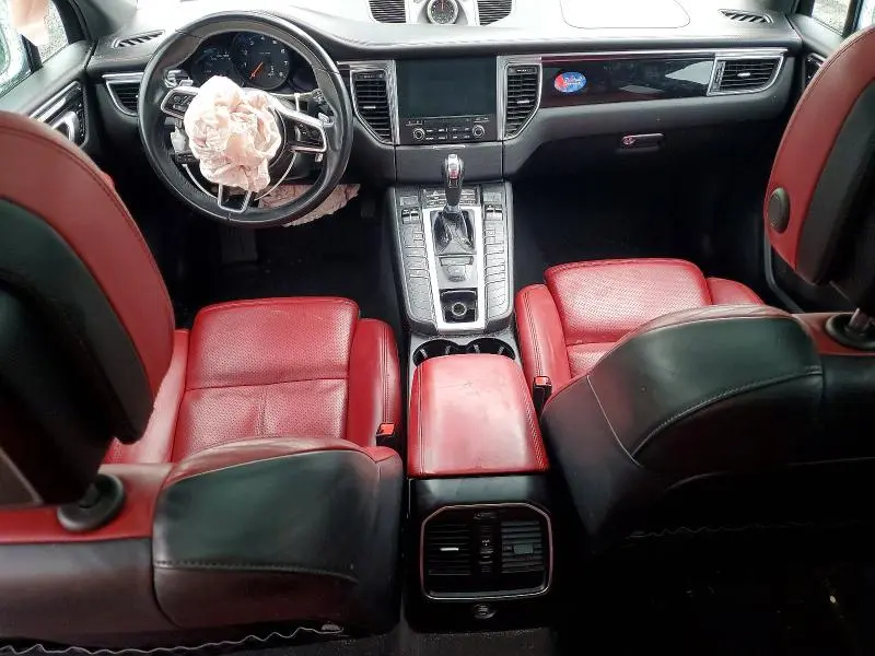 2018 PORSCHE MACAN   