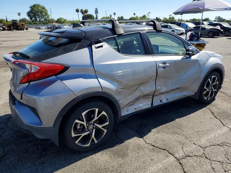 2020 TOYOTA C-HR XLE  