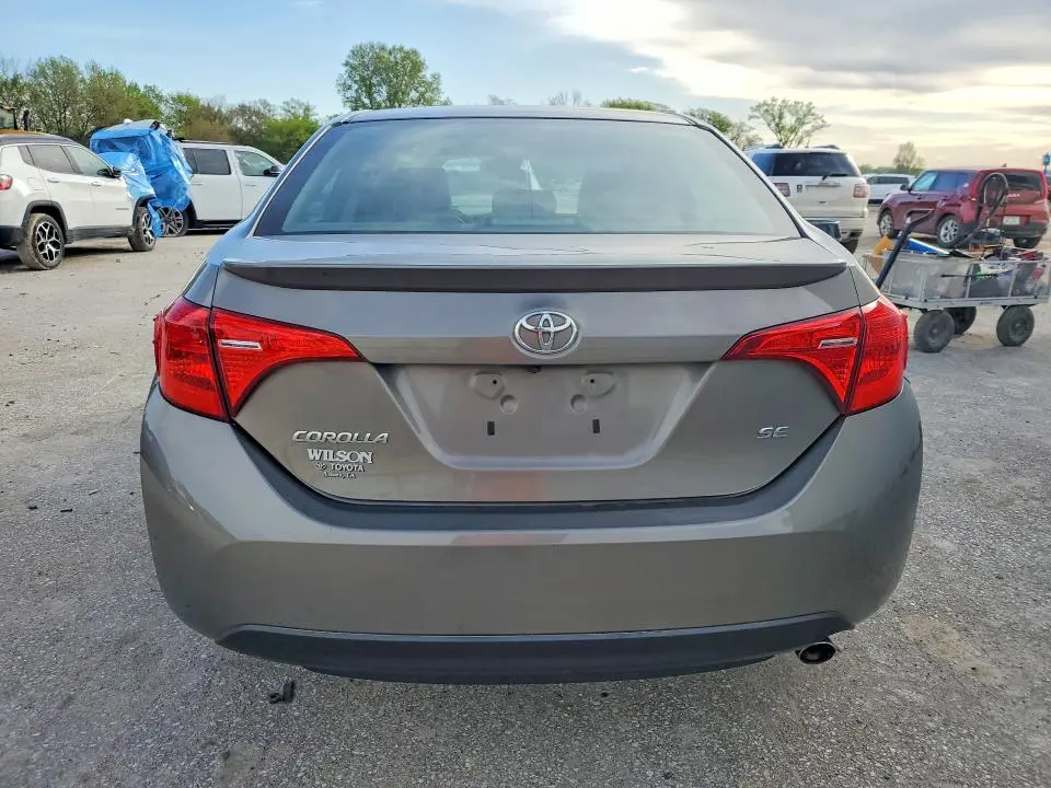 2018 TOYOTA COROLLA SE  