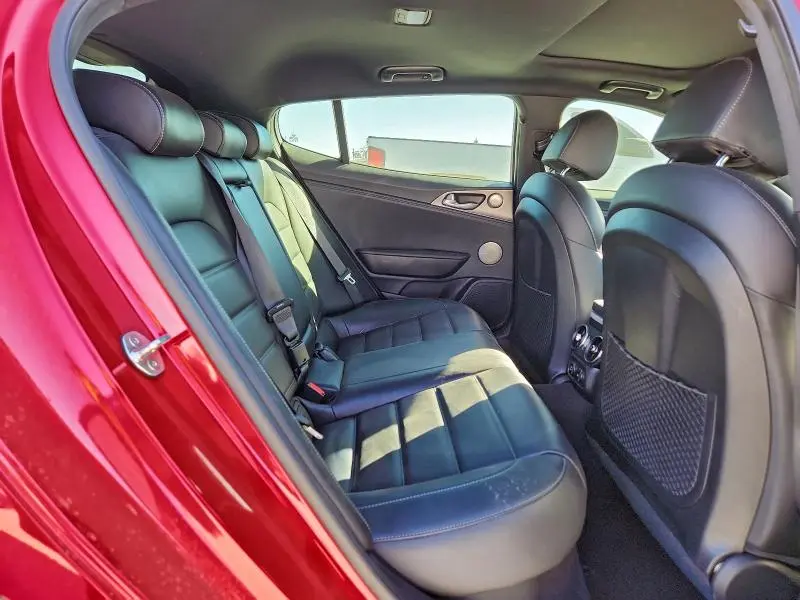 2020 KIA STINGER GT2  