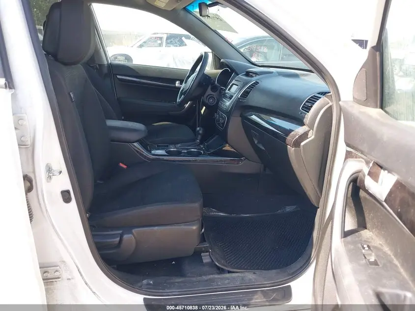 2015 KIA SORENTO LX V6