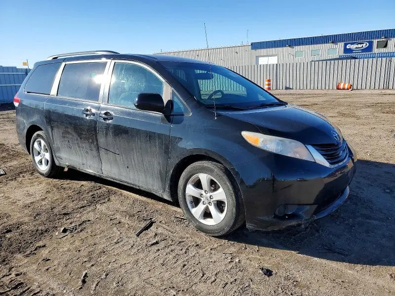 2012 TOYOTA SIENNA LE  