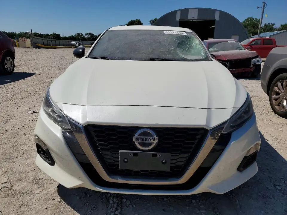 2019 NISSAN ALTIMA SR  