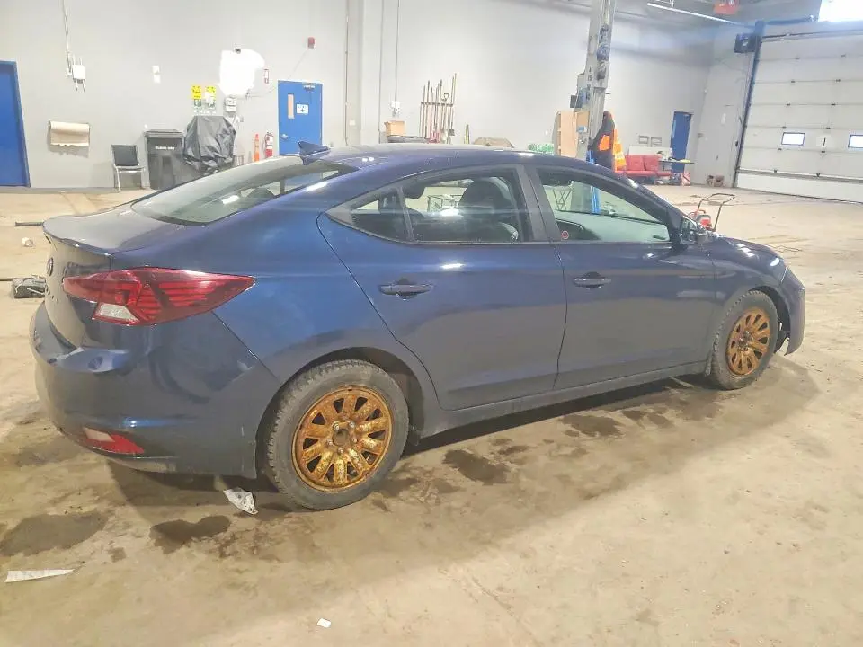 2019 HYUNDAI ELANTRA SE  