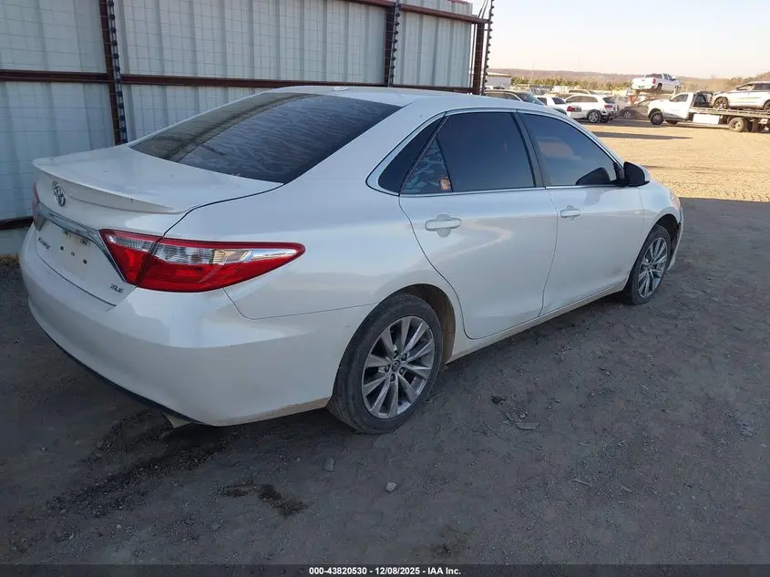 2016 TOYOTA CAMRY XLE