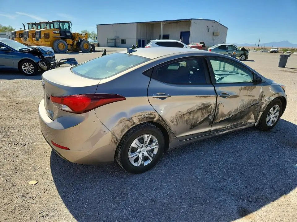 2016 HYUNDAI ELANTRA SE  