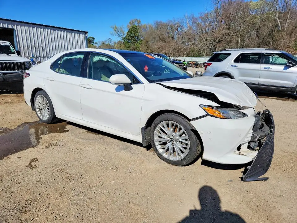 2018 TOYOTA CAMRY XLE  
