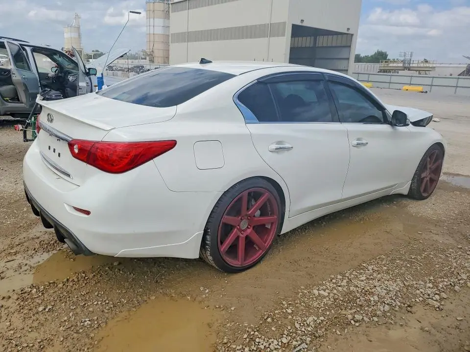 2015 INFINITI Q50 SPORT  
