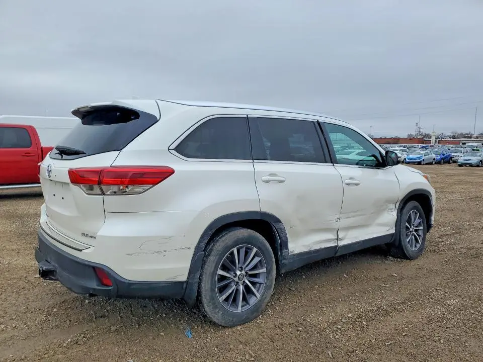 2019 TOYOTA HIGHLANDER   