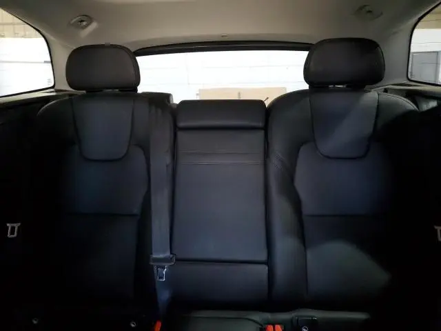 2021 VOLVO XC60 T5 MOMENTUM  