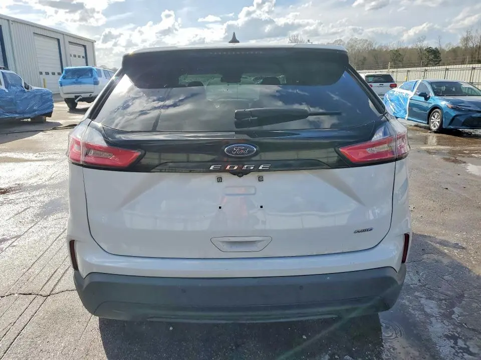 2022 FORD EDGE SE  