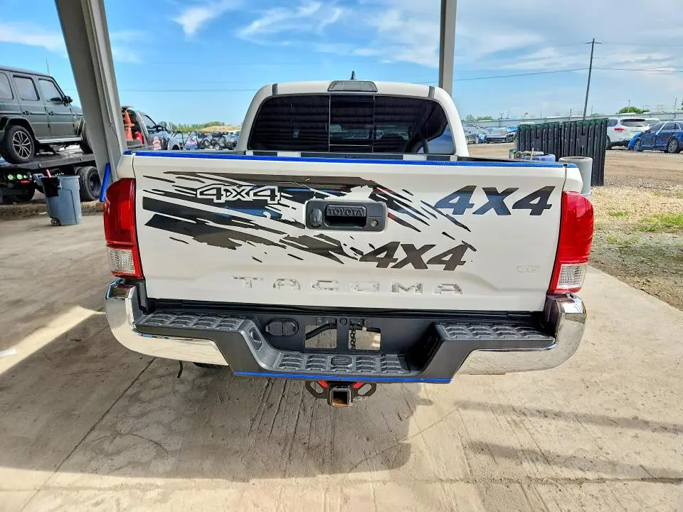 2019 TOYOTA TACOMA SR5 V6  