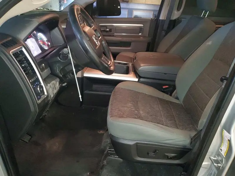 2017 RAM 1500 SLT  