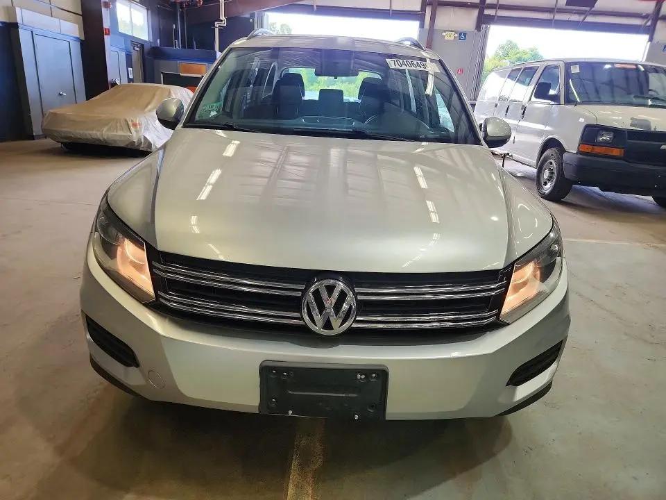 2015 VOLKSWAGEN TIGUAN S  