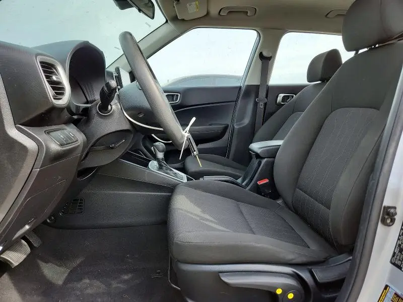 2023 HYUNDAI VENUE SE  