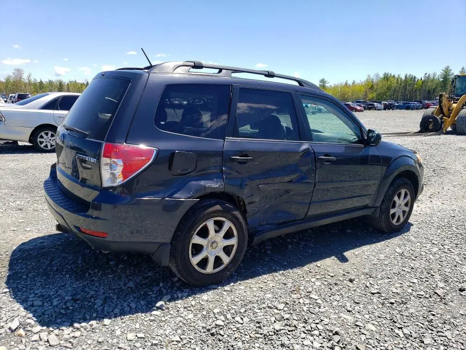 2010 SUBARU FORESTER XS  