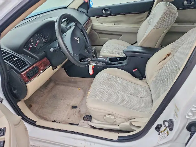 2011 MITSUBISHI GALANT   