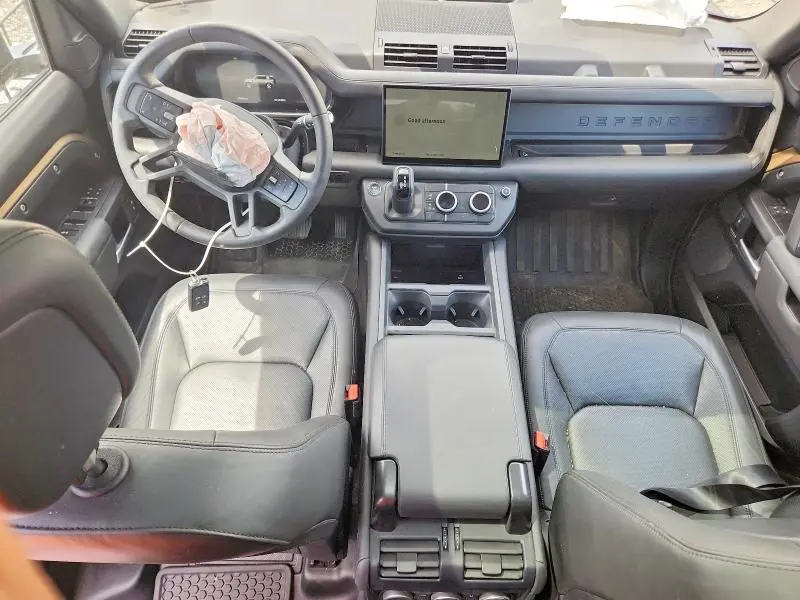 2025 LAND ROVER DEFENDER 110 X-DYNAMIC SE  