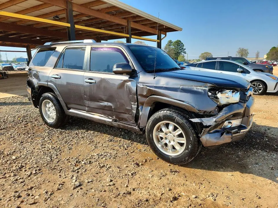 2011 TOYOTA 4RUNNER SR5  